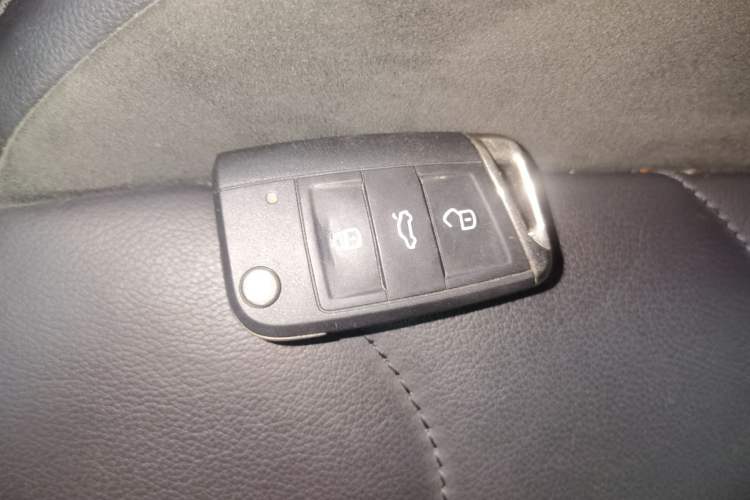 Used Volkswagen Tiguan L 2020 330TSI Automatic Two-Wheel Drive Panoramic Comfort Edition China VI Standard