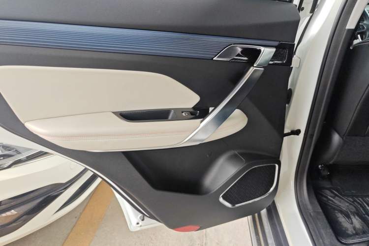 Used Geely Auto Emgrand X7 Sport 2022 Boyue X 1.8TD DCT ZhiZun Edition
