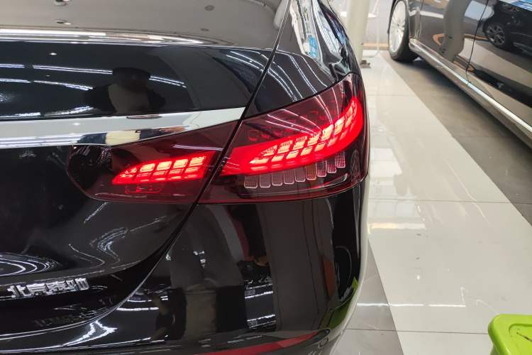 Used Mercedes-Benz E-Class 2022 Revised Version E 300 L Sporty and Stylish Edition
