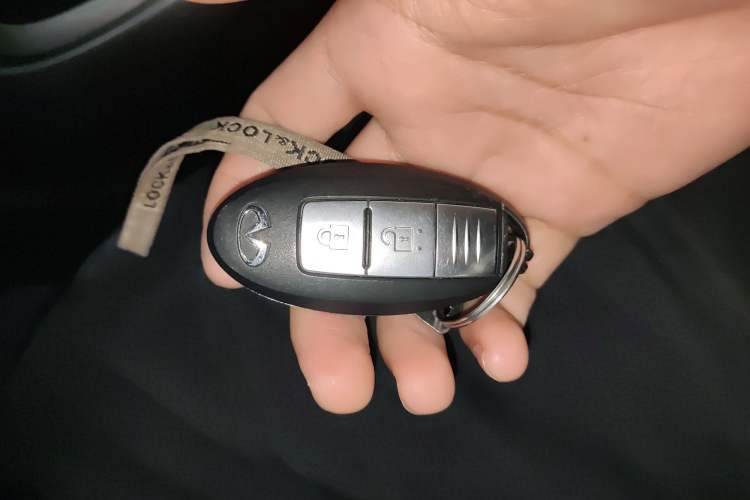 Used Infiniti ESQ 2014 1.6L Spontaneous Edition
