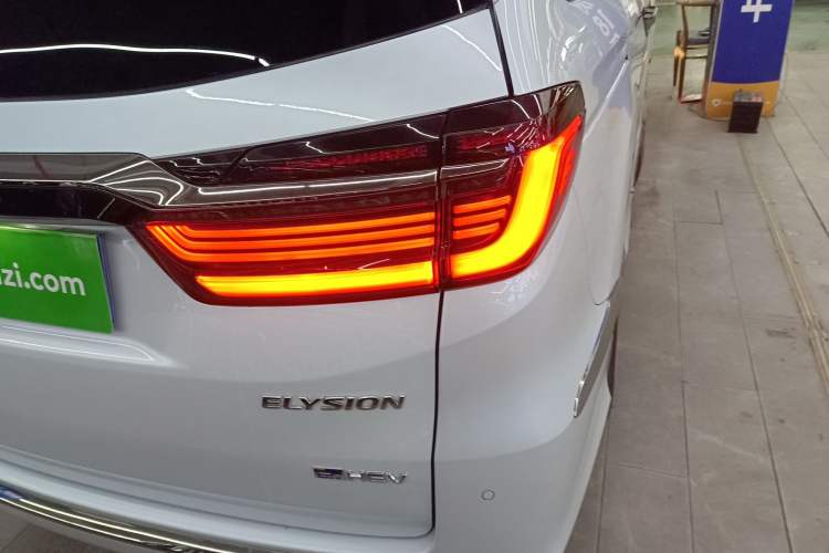 Used Honda Elysion 2024 2.0L eHEV Luxury Edition
