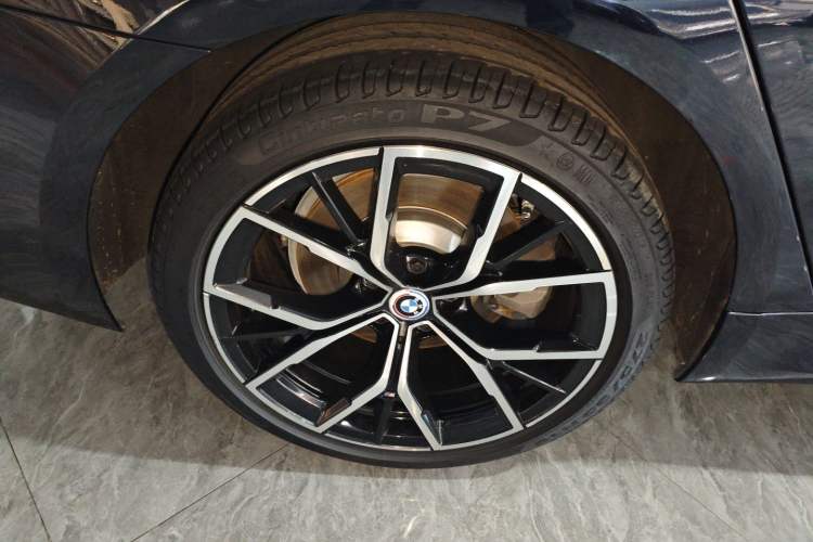 Used BMW 5 Series 2022 Second Facelift 530Li Luxury Version M Sport Package
