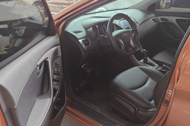 Used Hyundai Elantra 2012 1.6L Automatic Fashion Edition
