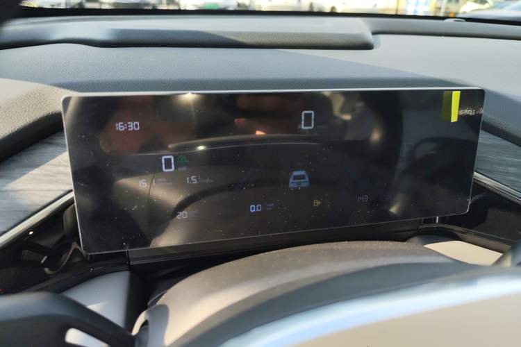 Used  L6 2025 EM-i 60km Launch Edition
