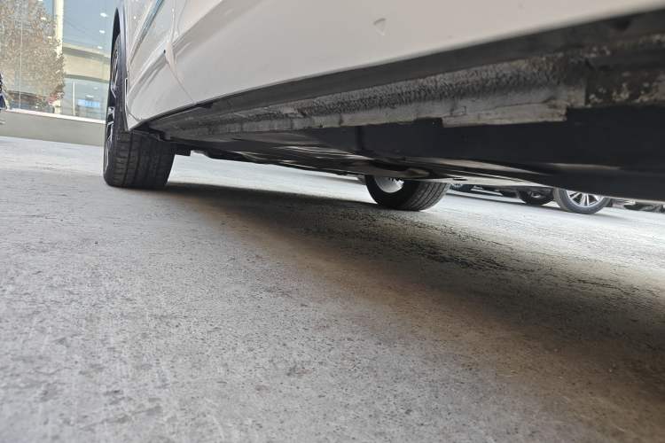 Used Volkswagen Tiguan L 2019 Restyled 330TSI Automatic Two-Wheel Drive R-Line Flagship Version China VI Standard