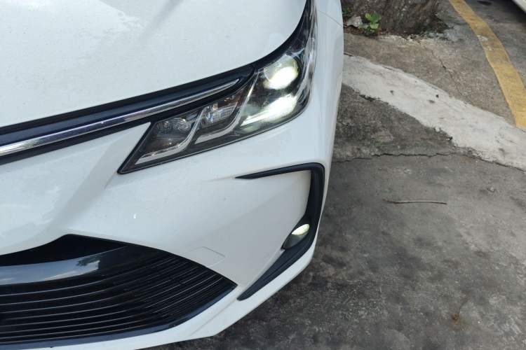 Used Toyota Corolla 2021 Dual-Motor 1.8L E-CVT Elite Edition
