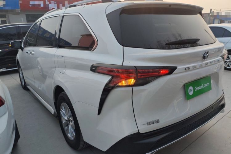 Used Toyota Granvia 2024 2.5L Hybrid Comfort Edition