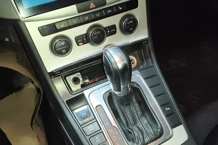 Used Volkswagen Magotan 2015 Facelift 1.8TSI Luxury Model