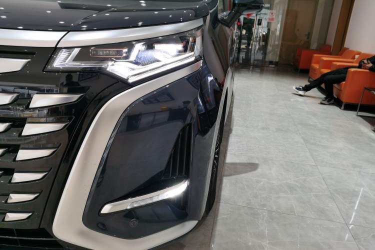 Used Denza D9 2022 DM-i 970 Four-Wheel Drive Flagship Model