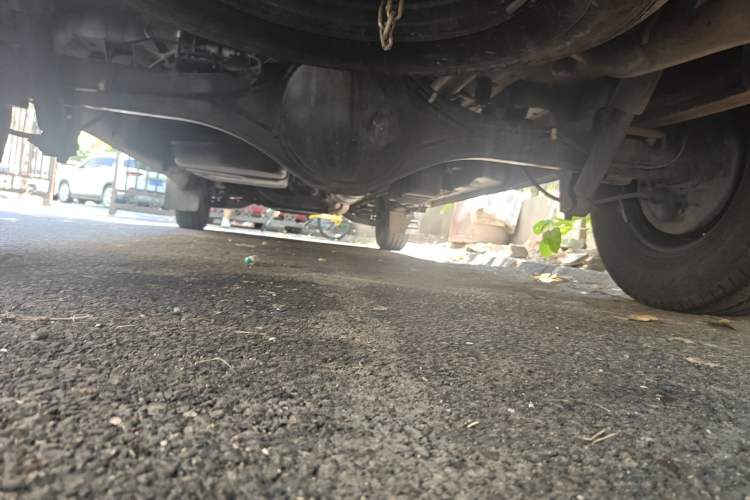 Used JMC Transit 2019 2.8T Commercial Version Long Wheelbase Mid-Roof 6-Seater Rear Single Tire China VI Emission Standard – JX493
