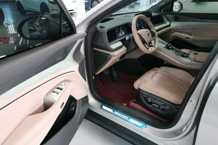 Used Denza N7 2023 with Ultra-Long Range