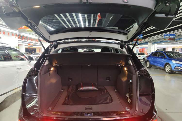 Used Audi Q5 2017 Plus 40 TFSI Ambition Model