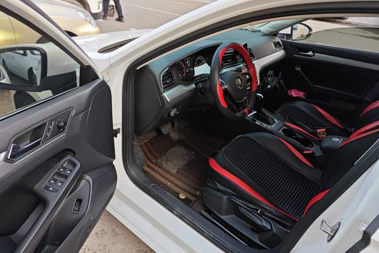 Used Volkswagen Lamando 2019 230TSI DSG Fashion Edition China VI
