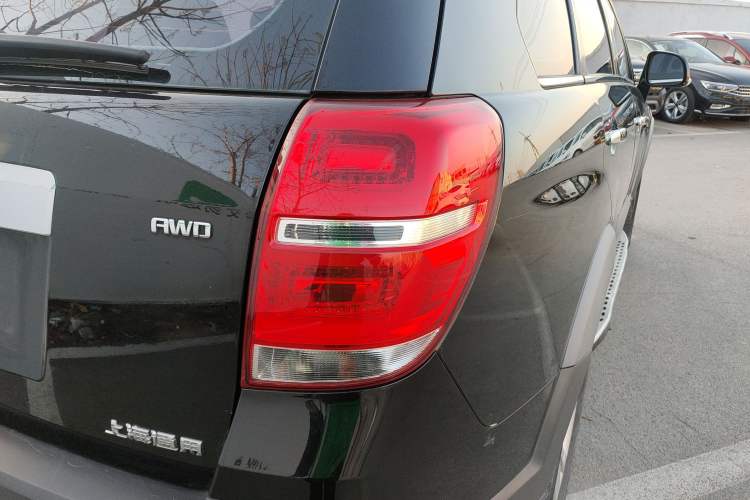 Used Chevrolet Captiva 2015 2.4L 4x4 Flagship Edition 7-Seater
