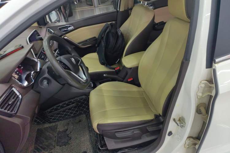 Used Baojun 310W 2017 1.5L Manual Fashion Model China V
