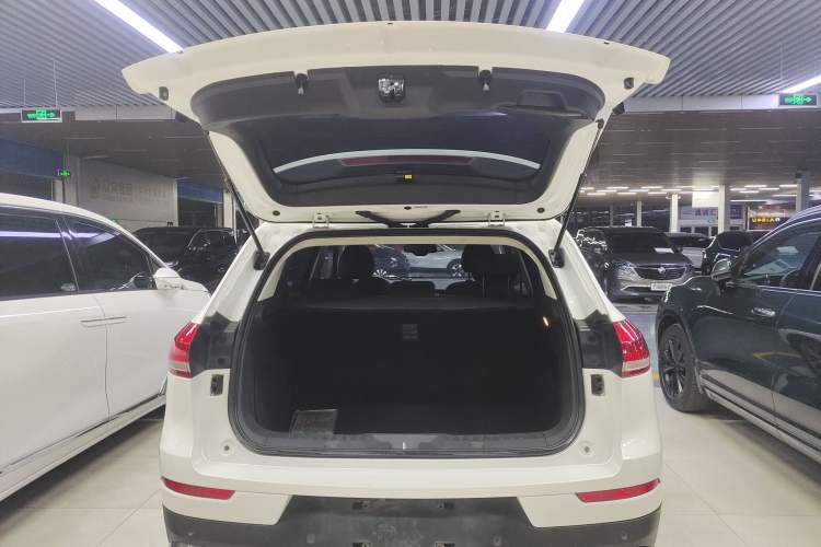 Used Haval H6 2017 Red Label 2.0T Automatic Two-Wheel Drive ZhiShang Model