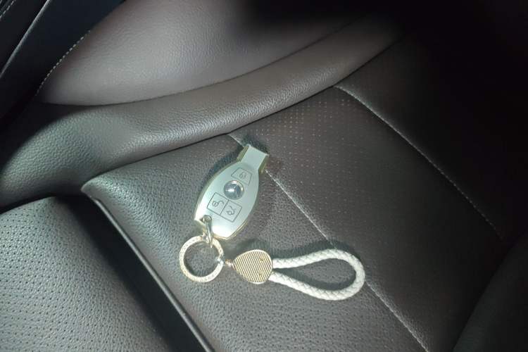 Used Mercedes-Benz GLC 2019 Facelift GLC 260 L 4MATIC Luxury Model
