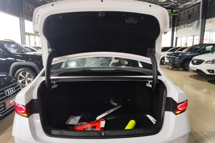 Used BYD Qin PLUS 2025 DM-i Smart Drive 55KM Leading Model
