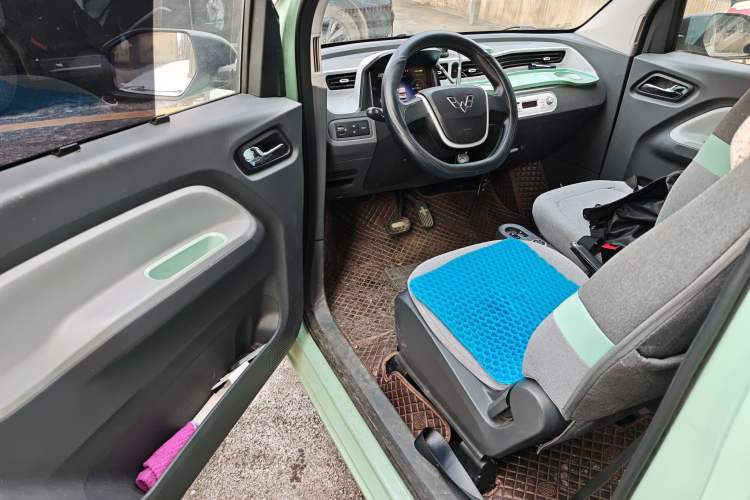 Used Wuling Hongguang MINIEV 2021 Macaron Fashion Model Lithium Iron Phosphate
