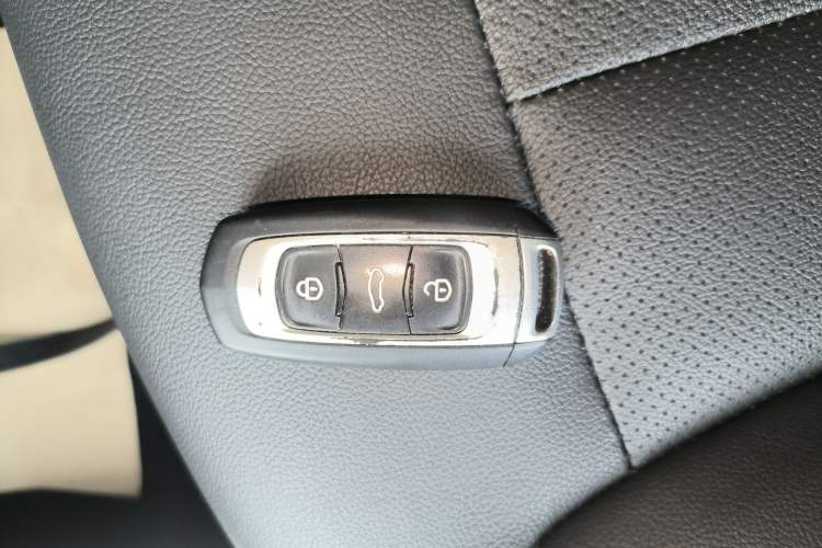 Used Geely Auto Vision X3 2020 1.5L CVT Luxury Model
