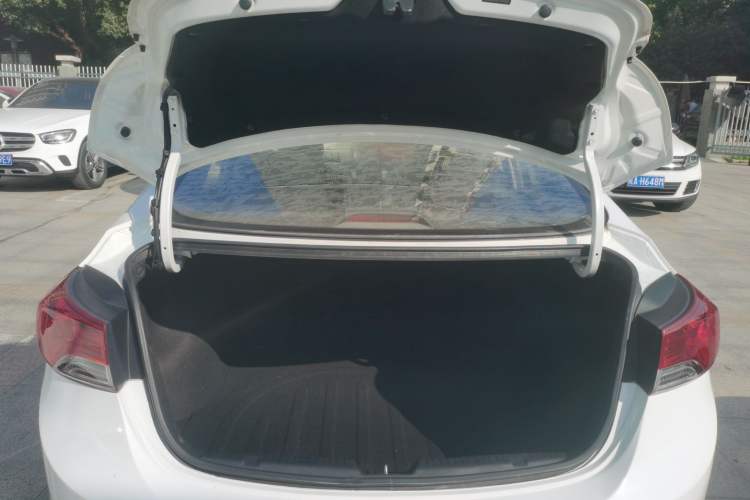 Used Hyundai Elantra 2015 1.6L Automatic Luxury Model