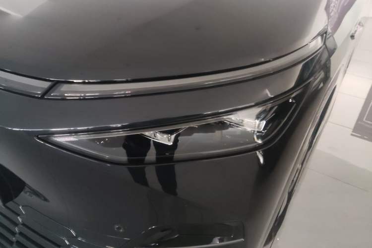 Used XPeng X9 2024 702 Ultra-Long Range Pro