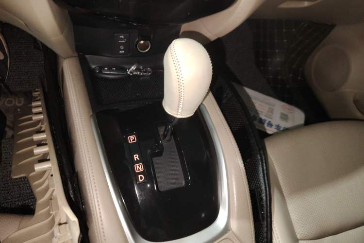 Used Nissan X-Trail 2015 2.0L CVT Comfort MAX Edition 2WD
