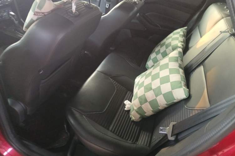 Used Ford Focus 2015 Hatchback 1.6L Automatic Fashion Edition
