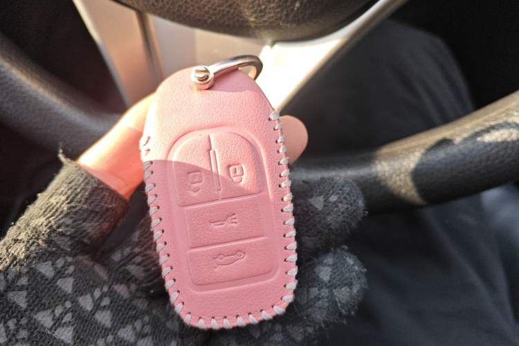 Used Soueast V5 Lingzhi 2014 1.5L Manual Luxury Model
