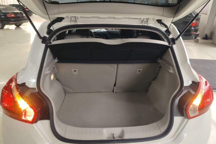 Used Nissan Tiida 2014 1.6L CVT Smart Model