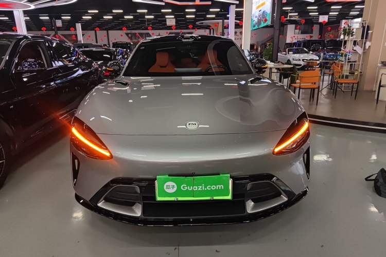 Used  YU7 2025 Ultra-Long Range High-Performance All-Wheel-Drive Max Edition