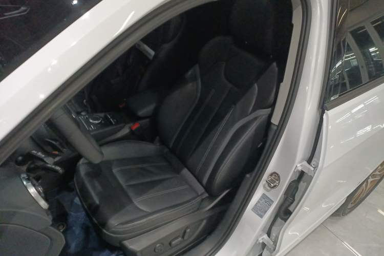 Used Audi Q2L 2023 35TFSI Fashion Dynamic Model
