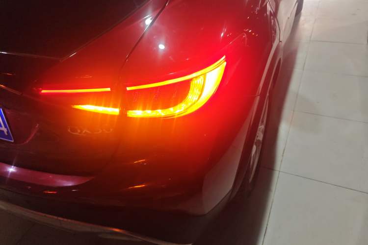 Used Infiniti QX30 2017 1.6T Two-Wheel-Drive Sport Edition