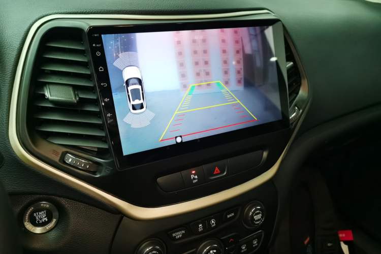 Used  Cherokee 2016 2.4L Leading Edition