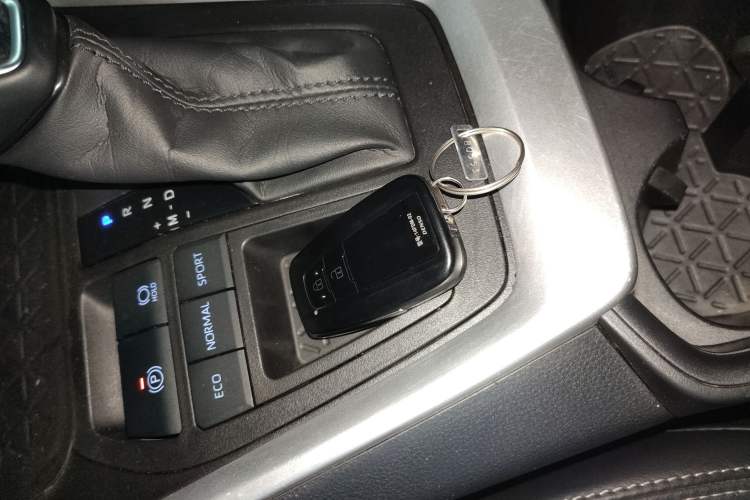 Used Toyota Wildlander 2022 2.0L CVT Two-Wheel Drive Luxury Edition
