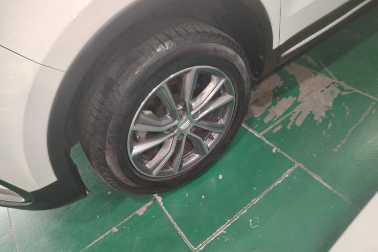 Used Geely Auto Emgrand X7 Sport 2020 1.8TD DCT Two-Wheel Drive Smart Connect 4G-Enabled Version
