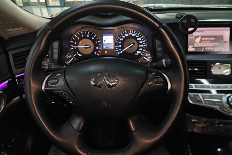 Used Infiniti Q70 2015 Q70L 2.5L Elite Edition
