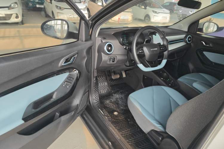 Used Chery Little Ant 2022 Revised Version Sweet Pink Edition Half-Sugar Version Lithium Iron Phosphate 30.7 kWh 30 kW 301 km