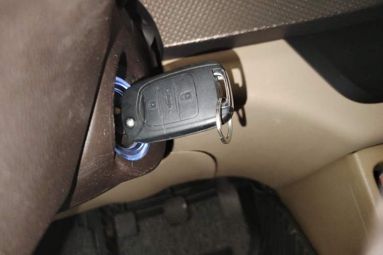 Used Baojun 730 2017 1.5T Manual Fashion Version 7 Seats China V Emission Standard
