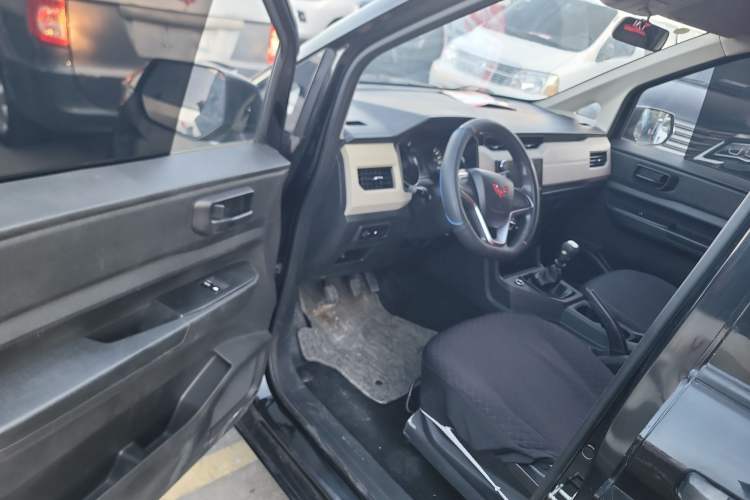 Used Wuling Zhengcheng 2021 1.5T Manual Comfort Version
