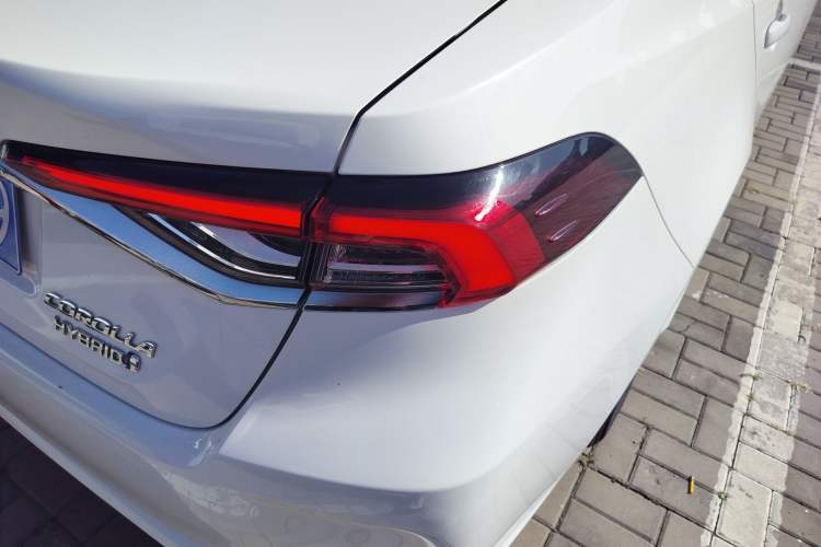 Used Toyota Corolla 2021 Dual-Motor 1.8L E-CVT Elite Edition
