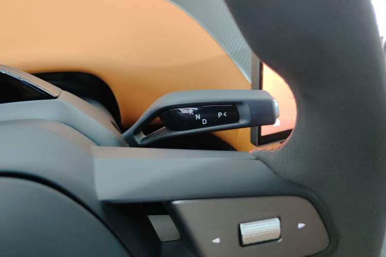 Used  YU7 2025 Ultra-Long Range High-Performance All-Wheel-Drive Max Edition
