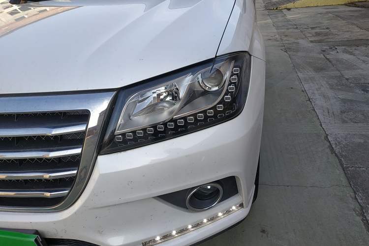 Used Haval H2 2017 Red-Label 1.5T Manual Two-Wheel Drive Comfort Model
