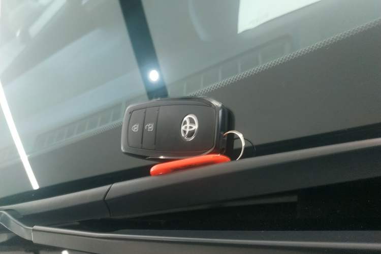 Used Toyota Corolla Cross 2024 2.0L Smart Electric Hybrid Dual-Engine Pioneer Edition
