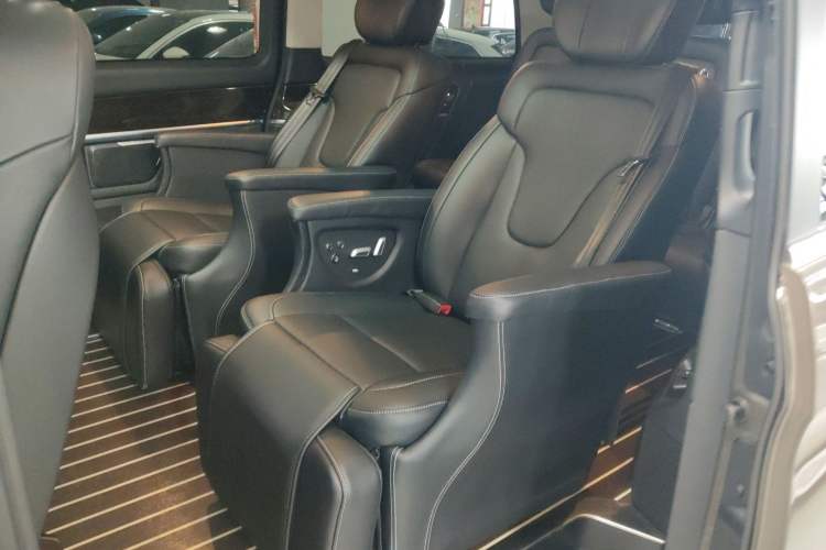 Used Mercedes-Benz V-Class 2017 V 260 Prestige Edition