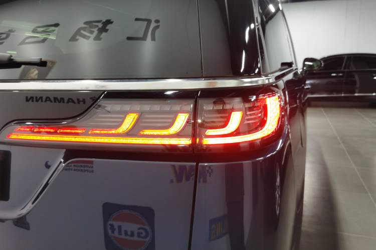 Used VOYAH Dream 2025 PHEV Four-Wheel-Drive Flagship Kunpeng Edition
