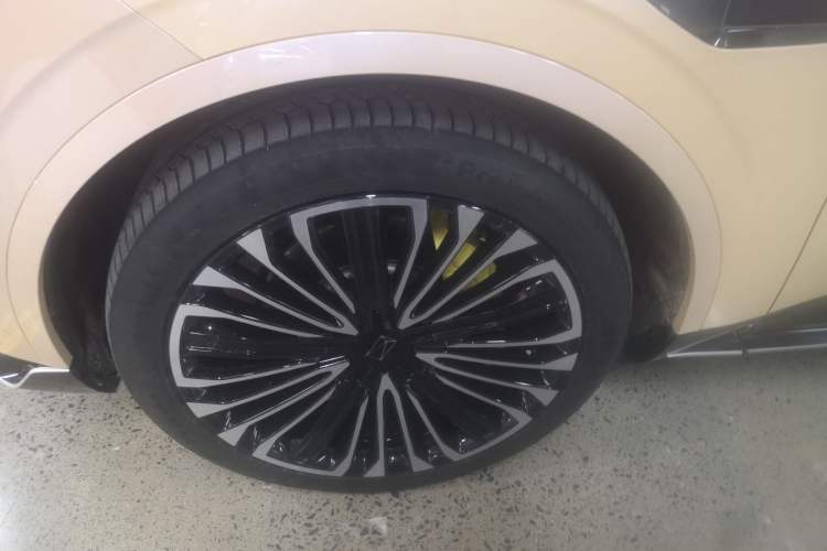 Used  11 2024 700 Three-Laser Four-Wheel Drive Recommended Version
