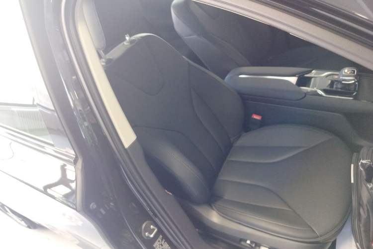 Used Hongqi E-QM5 2023 Revised Version Basic Travel Edition
