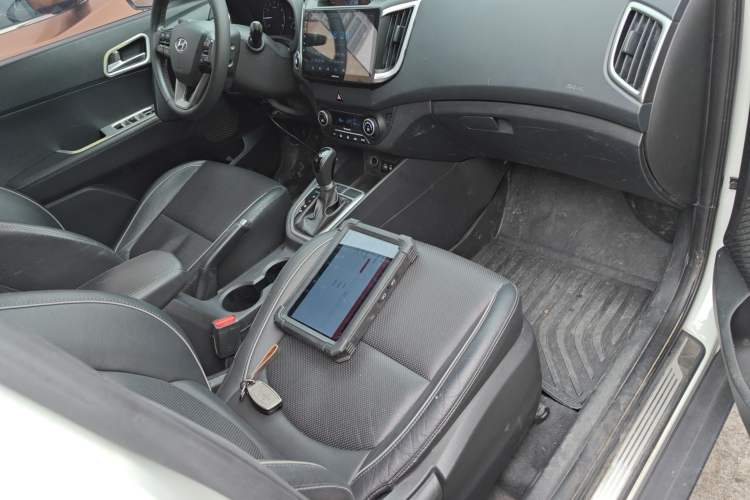 Used Hyundai ix25 2015 1.6L Automatic Two-Wheel-Drive Deluxe DLX Model