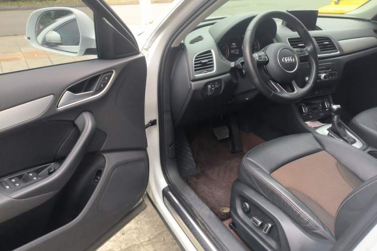 Used Audi Q3 2017 35 TFSI Fashion Model
